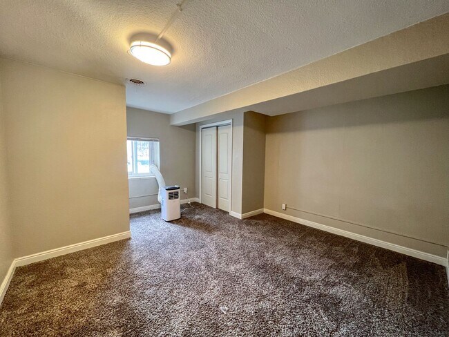 Building Photo - Private Bedroom Available Across from UNC | Utilities Included