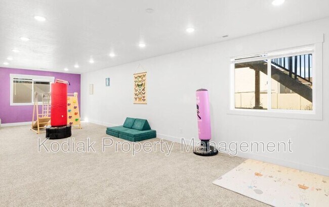 Building Photo - 127 N 4450 W