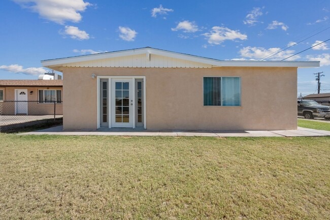 Building Photo - HOUSE FOR RENT IN EL CENTRO