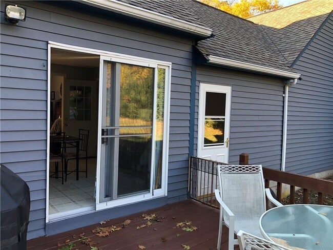 Building Photo - 161 Hines Rd