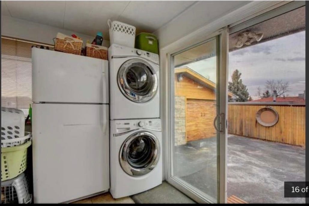 In unit Laudry - 1808A Simms St