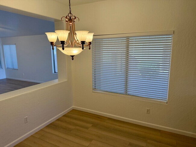 Building Photo - Gilbert 3 Bed, 2 Full Bath Single Story Home