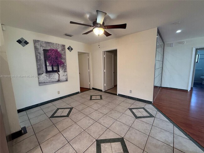 Building Photo - 1721 NE 48th Ct