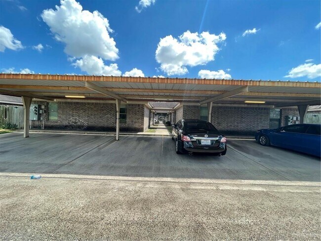 Building Photo - 12 W Emerald Dr