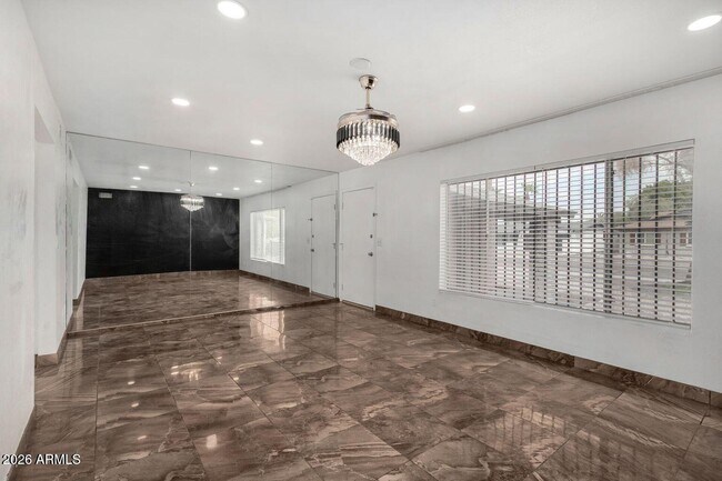 Building Photo - 4141 W Diana Ave