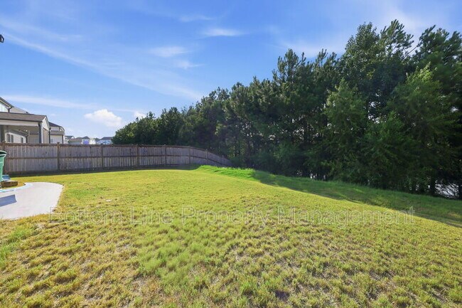 Building Photo - 2230 Bethpage Dr