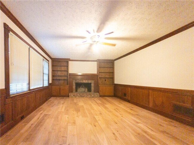 Building Photo - 965 Millbrook Ct