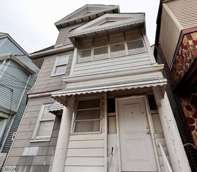 Building Photo - 16 N 5th St