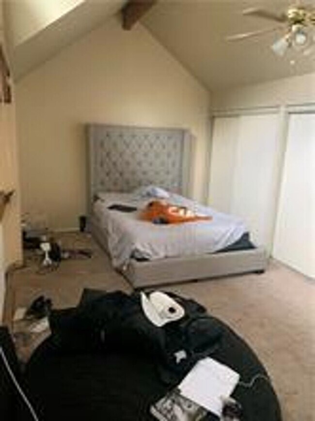 Building Photo - Nueces Corner #202