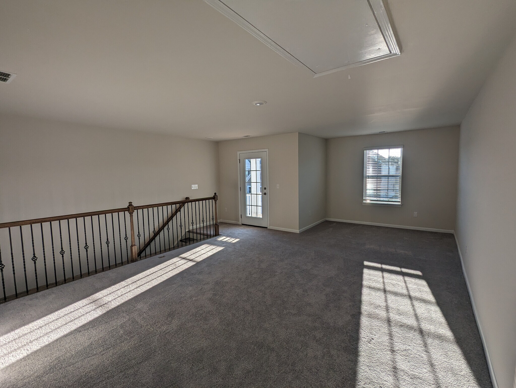 Building Photo - Room in Single Family Home on Kennerly Ctr Dr