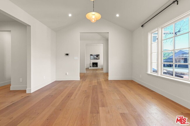 Building Photo - 17620 Camino De Yatasto