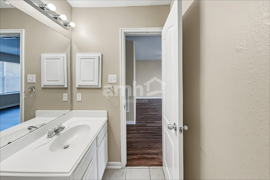 Building Photo - 3846 Clobourne Crossing Ln
