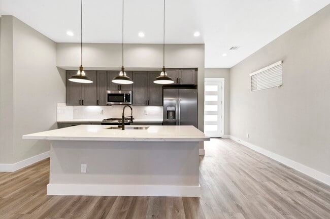 Building Photo - 5214 Pinemont Creek Ln