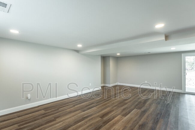 Building Photo - 8128 Fallen Maple Dr