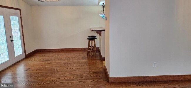 Building Photo - 9004 Flicker Pl