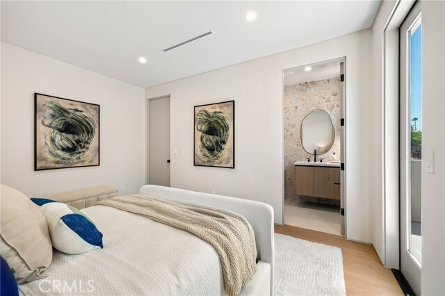 Building Photo - 16728 Morrison St