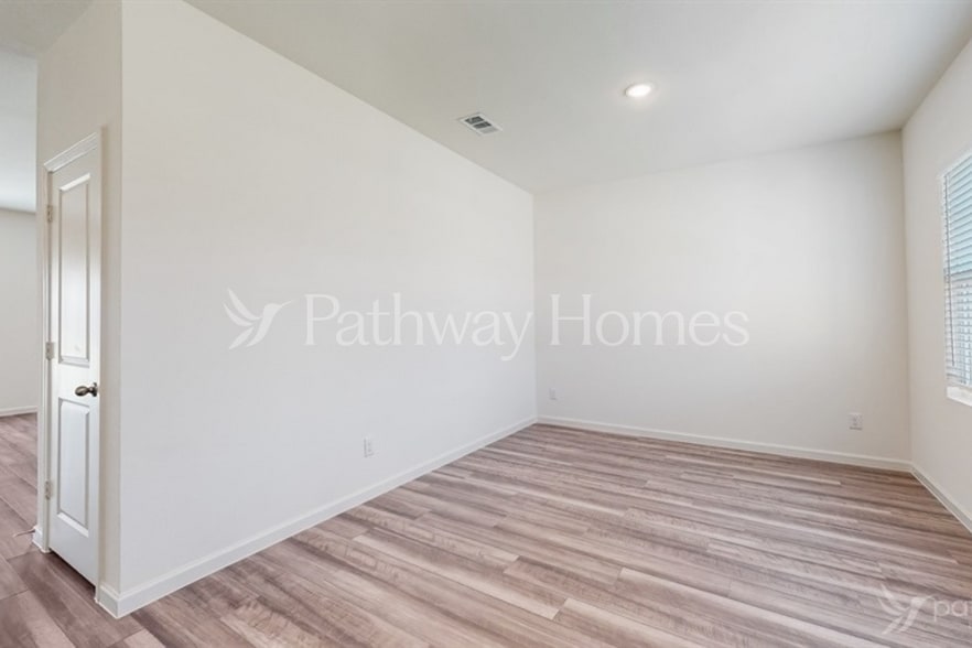 Building Photo - 1428 Ancer Wy