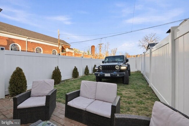 Building Photo - 5113 4th St NW