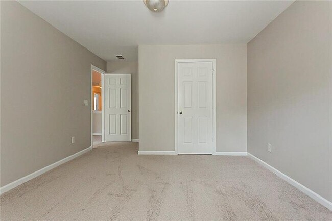 Building Photo - 3035 Whittier Way