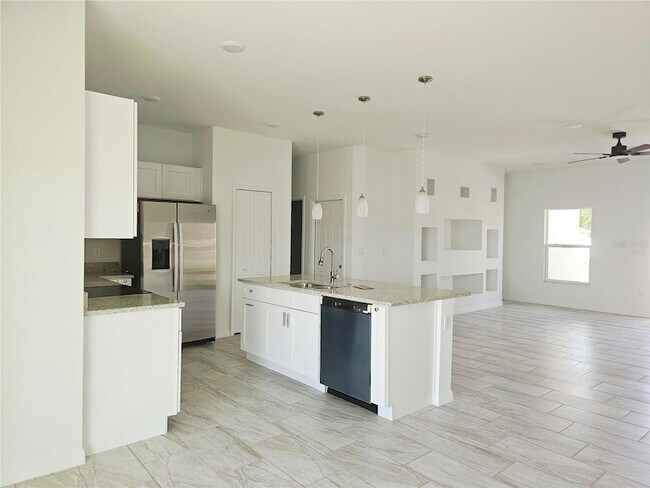 Building Photo - 39 Catalina Ct