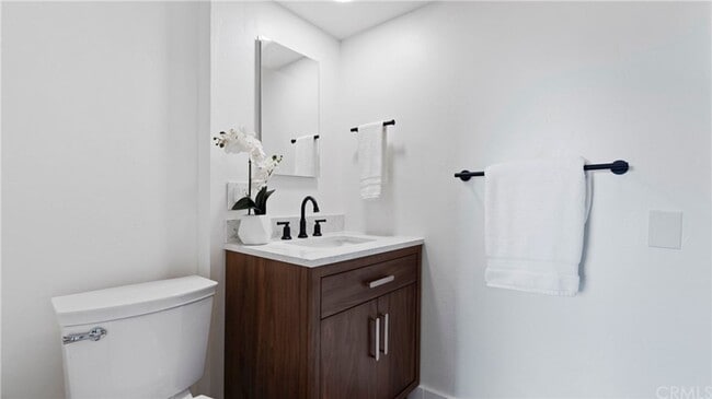 Building Photo - Fabulous Home off of Grand Avenue area ava...