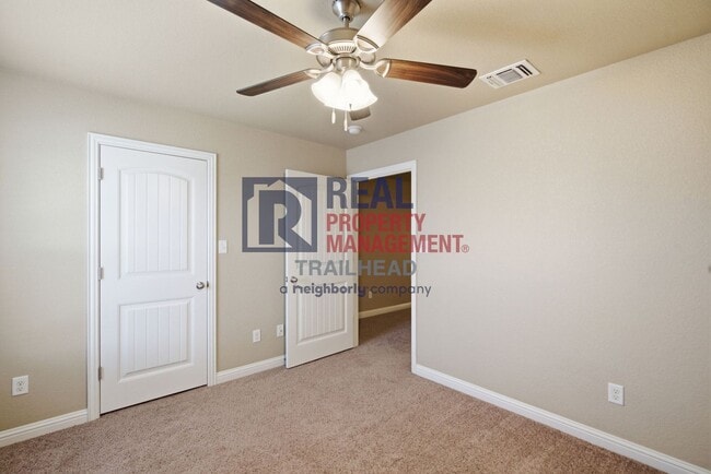 Building Photo - 901 Dart Ct