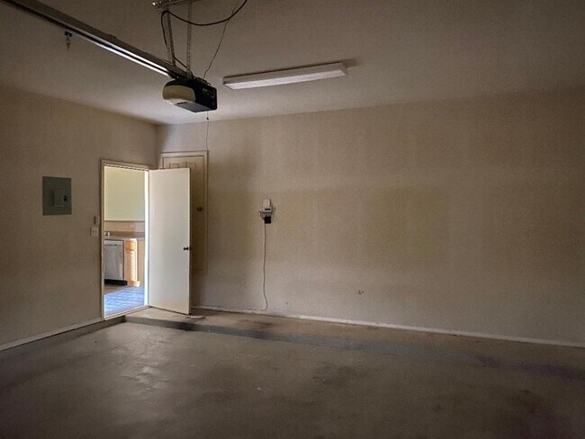 Building Photo - 11884 Auburn Sands Dr