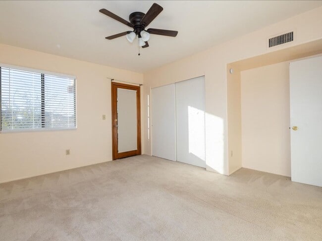 Building Photo - 3 Bedroom 2.5 Bath Two Story Home