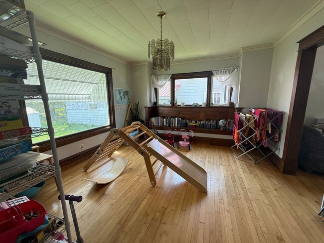 Building Photo - 3 Bed 2 Bath Single Family Home in Antigo