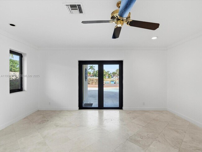 Building Photo - 21151 NE 22nd Ct