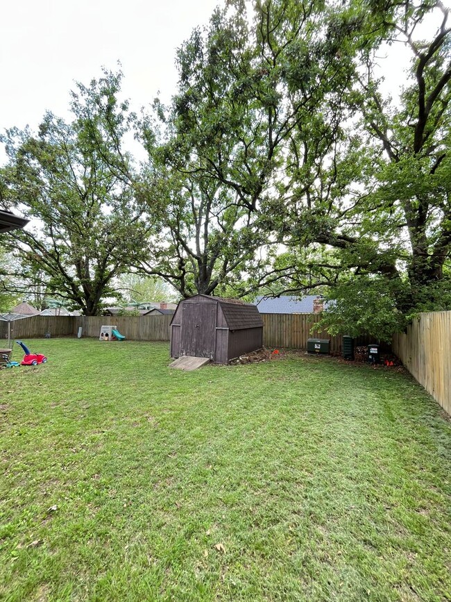 Building Photo - Superb 3 bedroom 2.5 bath home in Springda...
