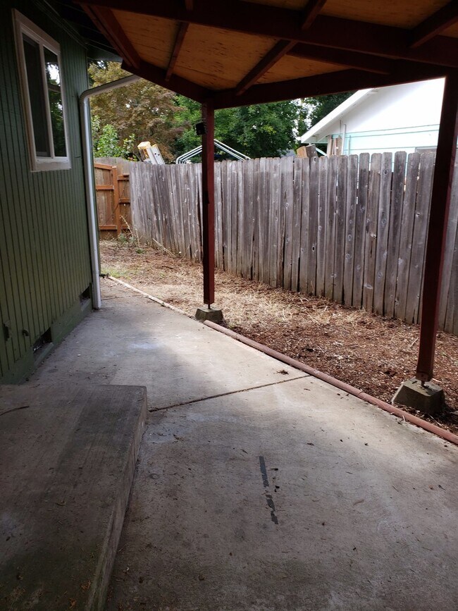 Building Photo - Baja01