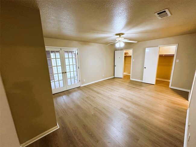 Building Photo - 15127 Forest Lodge Dr