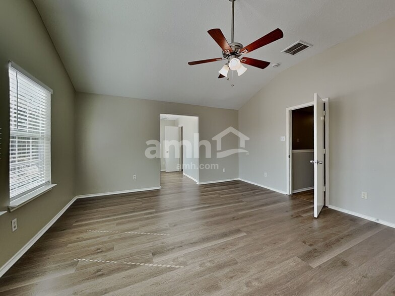 Building Photo - 7222 Winter Song Dr