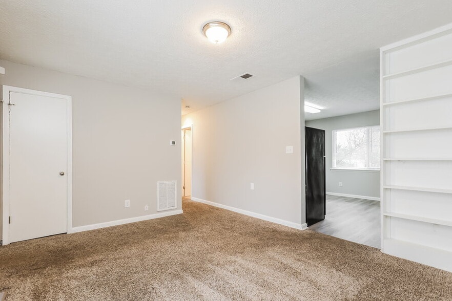 Building Photo - 8721 W Bourne Dr