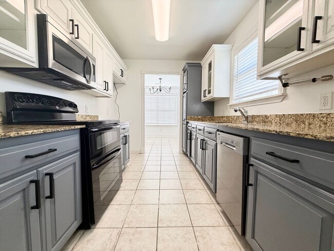 Building Photo - ***310 N. C Street***