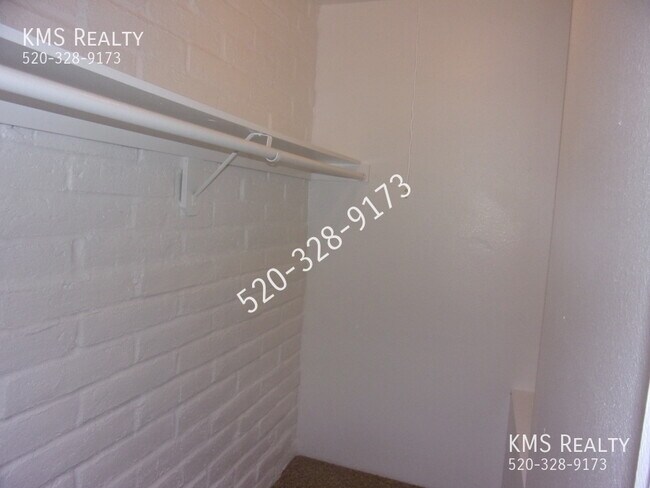 Building Photo - 6609 East Calle Alegria