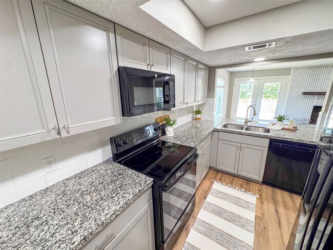 Building Photo - 12741 Lake Conroe Hills Dr