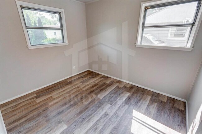 Building Photo - 7315 E 53rd St