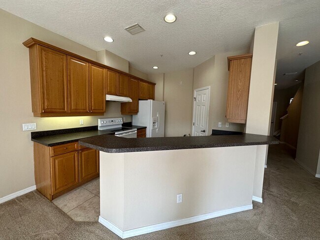 Building Photo - 629 Pinebranch Cir