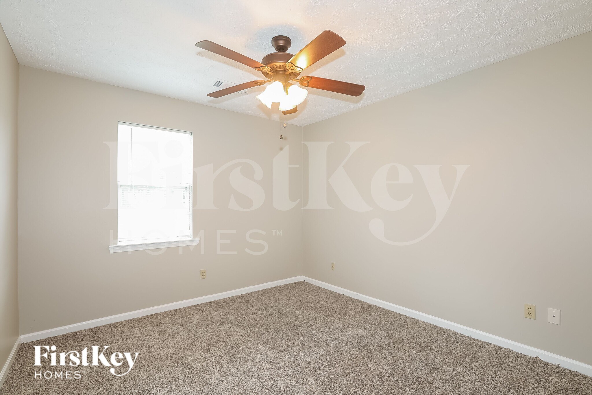 Building Photo - 270 Countryside Ln