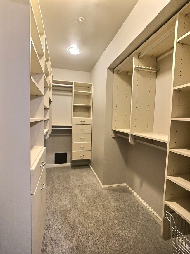 Building Photo - Huge 2 Bedroom/2 Bath Condo at Park Townsend in Downtown San Jose