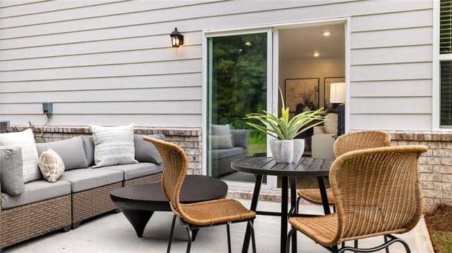 Building Photo - 114 Red Maple Wy