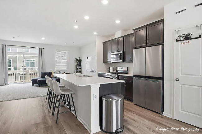 Building Photo - 2117 Yellowstone Blvd