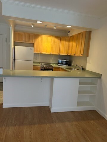 Building Photo - 112 Pinckney St