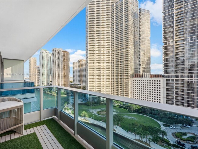 Building Photo - 200 Biscayne Blvd Way