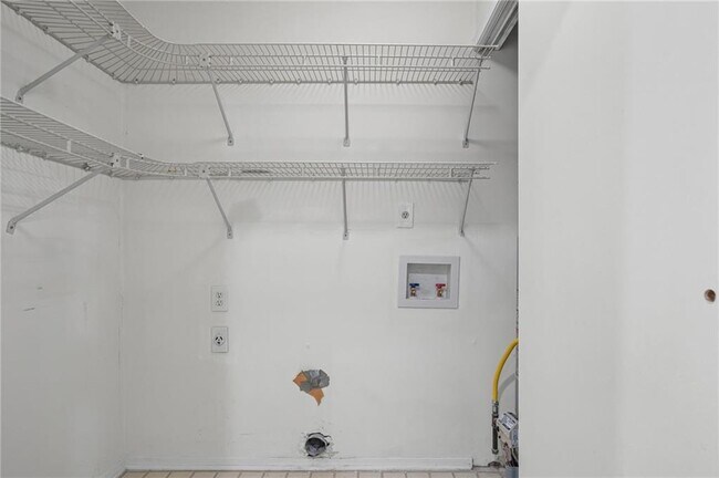 Building Photo - 2110 Augusta Dr