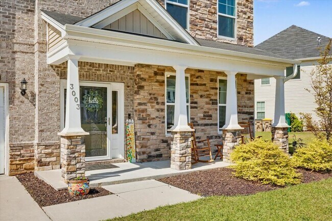 Building Photo - Stunning 5 Bed/3.5 Bath Home in Buckhead East