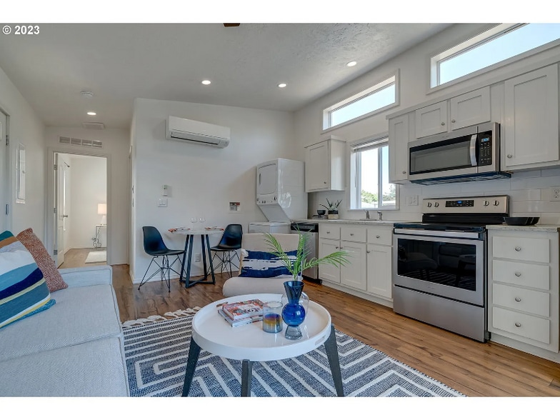 Building Photo - 8141 SE 74th Ave