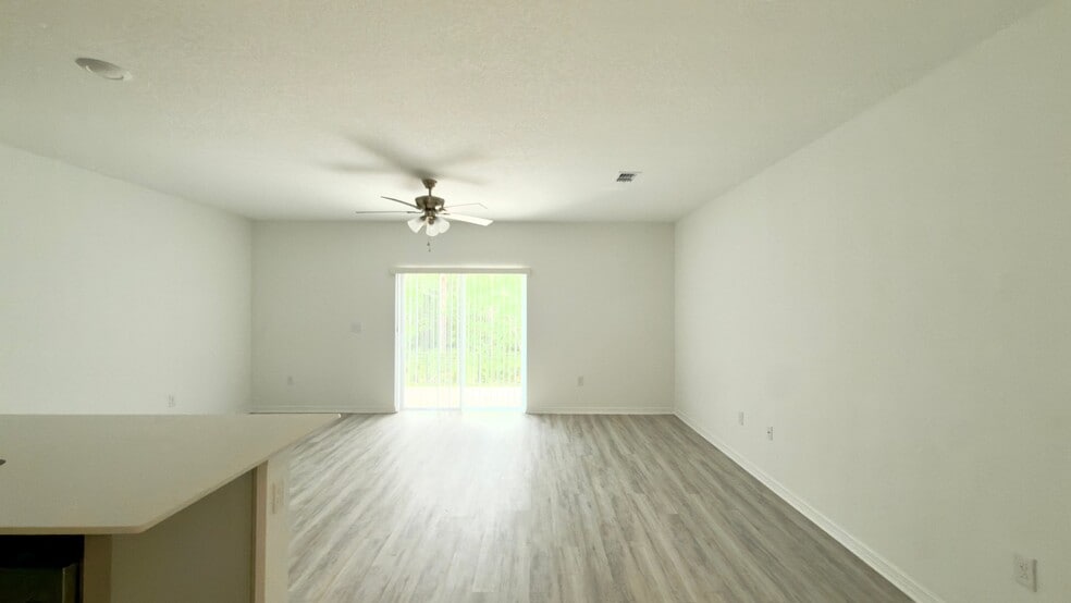 Building Photo - 2947 Canary Ave